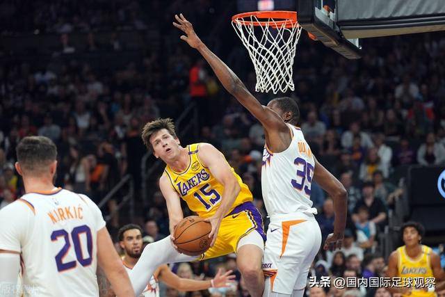库里文班亚马缺阵克雷空砍27分 勇士不敌马刺